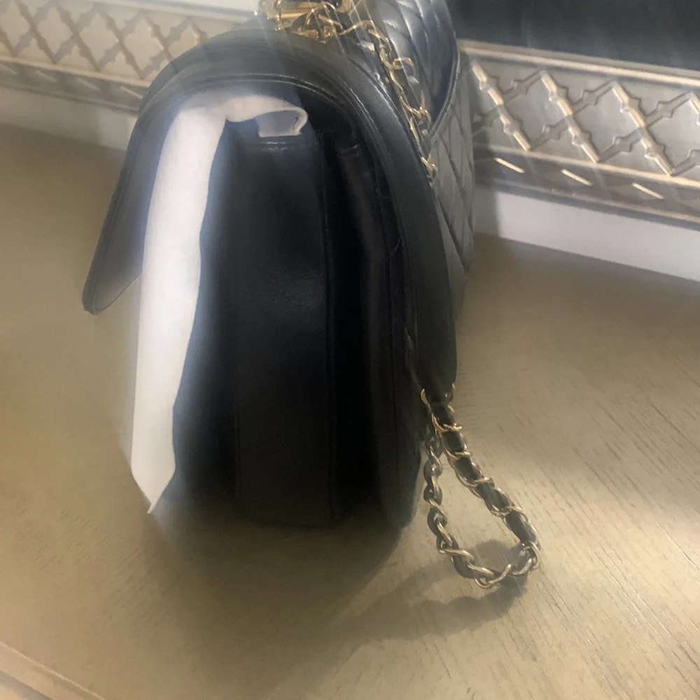 100% authentic Chanel lamb skin quilted medium trendy cc black bag! - Picture 7 of 9